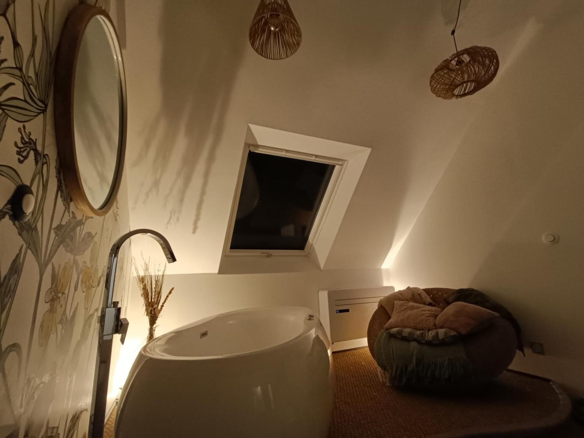 Maison D'Hotes "At'Home" Олт Екстериор снимка