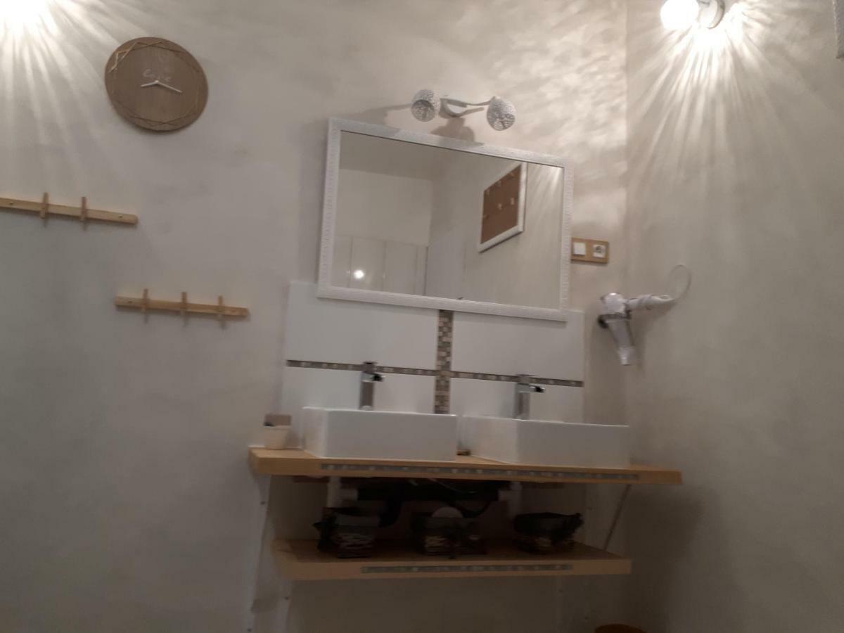 Maison D'Hotes "At'Home" Олт Екстериор снимка